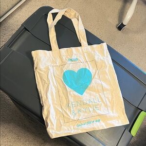 Kendall & Kylie PACSUN Cream Tote with Blue Heart